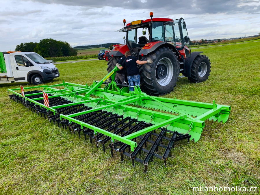 Zemědělská technika Smyky nesené